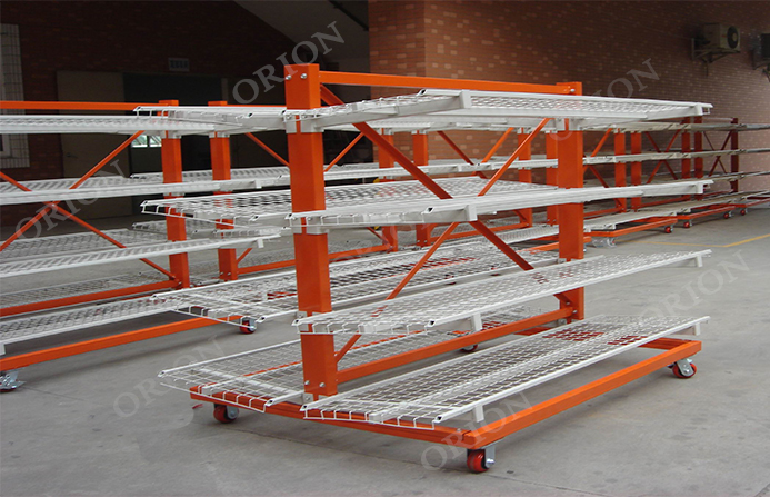 Mobile cantilever rack